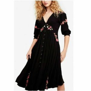 FREE PEOPLE Black Embroidered Floral Midi Dress - SIZE SP w/pockets!